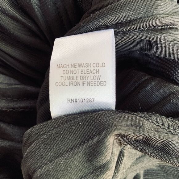 Alexia Admor Meghan Velvet Jumpsuit Black | Size 8 - Picture 10 of 10